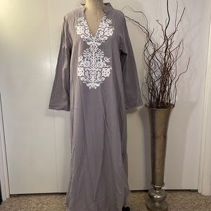 Grey long sleeve cotton maxi dress with pattern